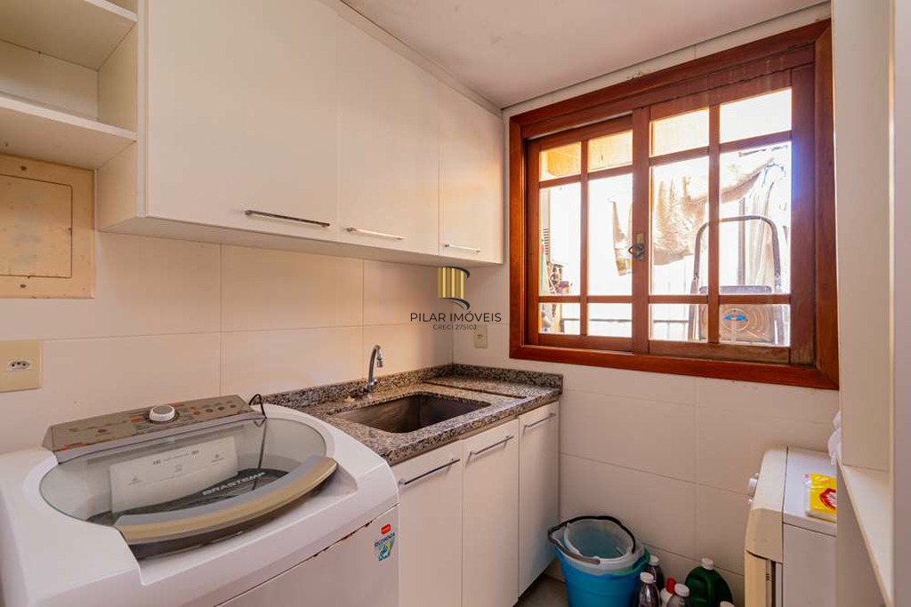 Casa 6 dormitórios no bairro Tristeza