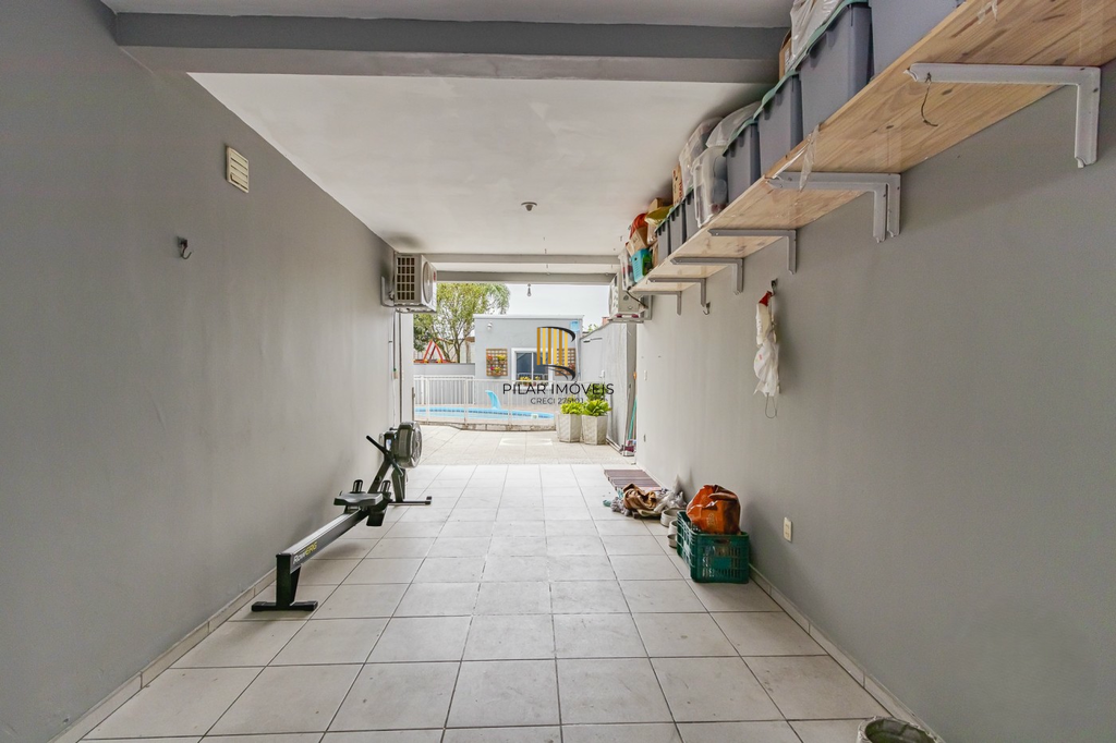 Casa 3 dormitórios no bairro Niterói