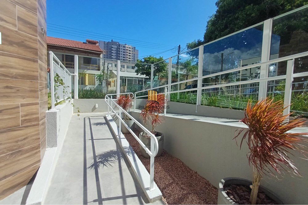 Apartamento 2 dormitórios no bairro Vila Ipiranga