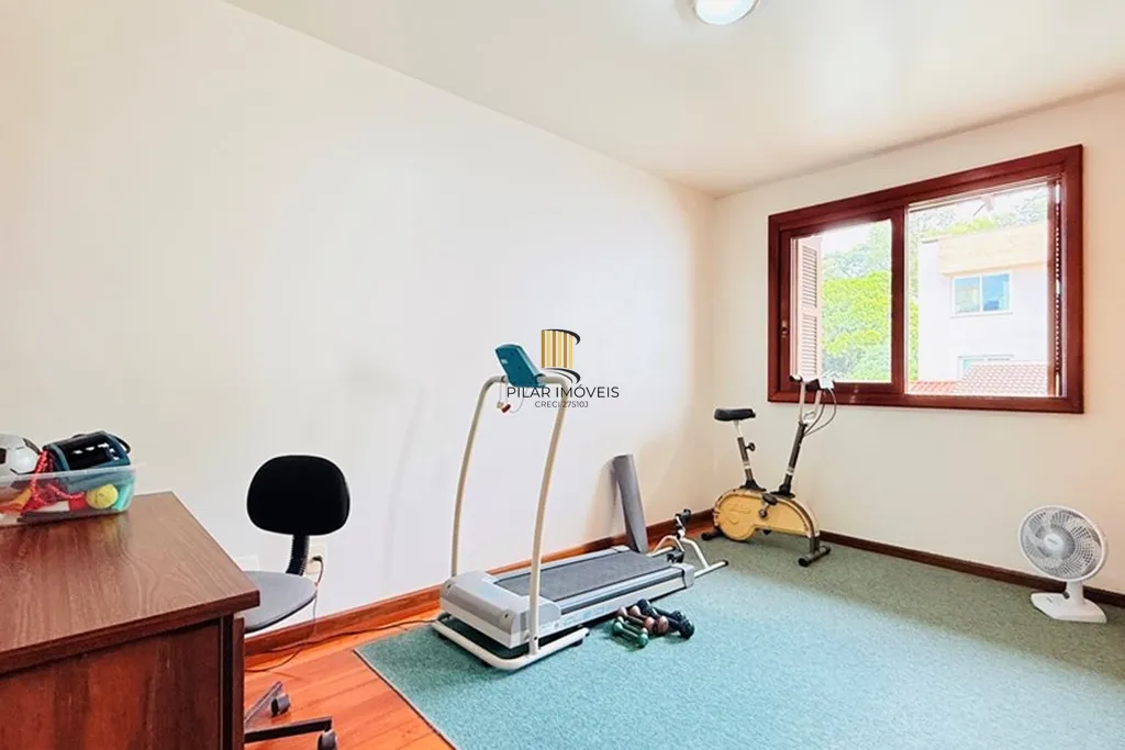 Casa 4 dormitórios no bairro Teresópolis