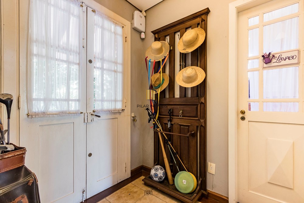 Casa 4 dormitórios no bairro Belém Novo