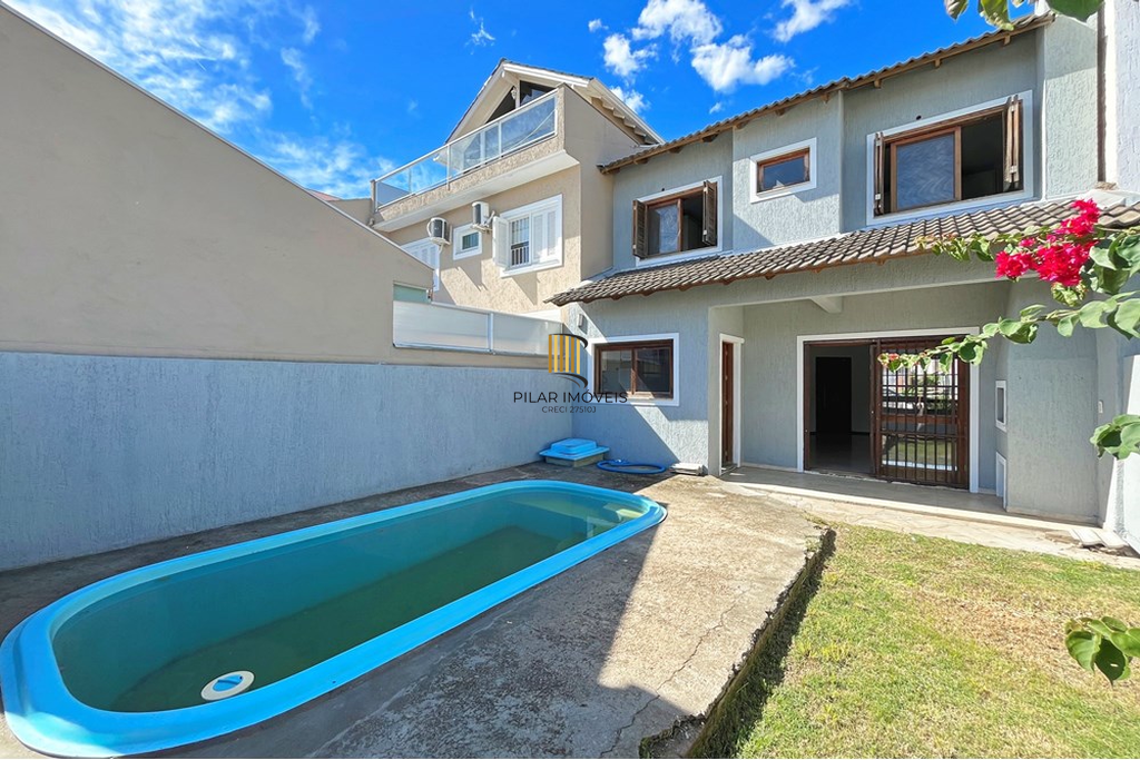 Casa 3 dormitórios no bairro Hípica