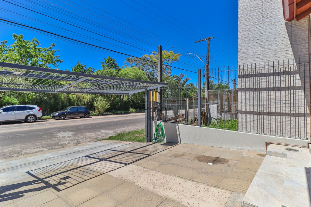 Casa 3 dormitórios no bairro Hípica