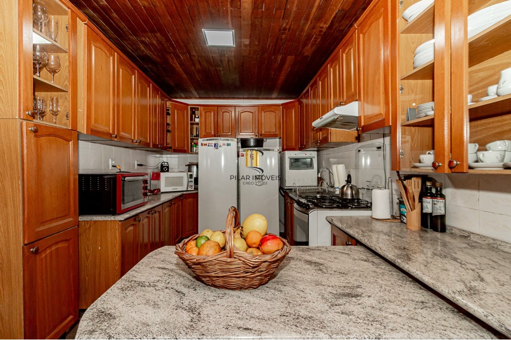 Casa 4 dormitórios no bairro Jardim Itu Sabará