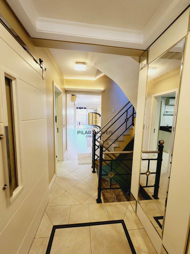 Casa 4 dormitórios no bairro Chácara das Pedras