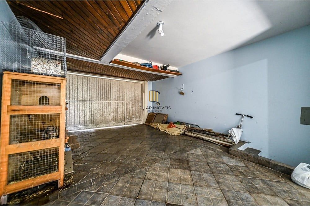 Casa 4 dormitórios no bairro Ipanema