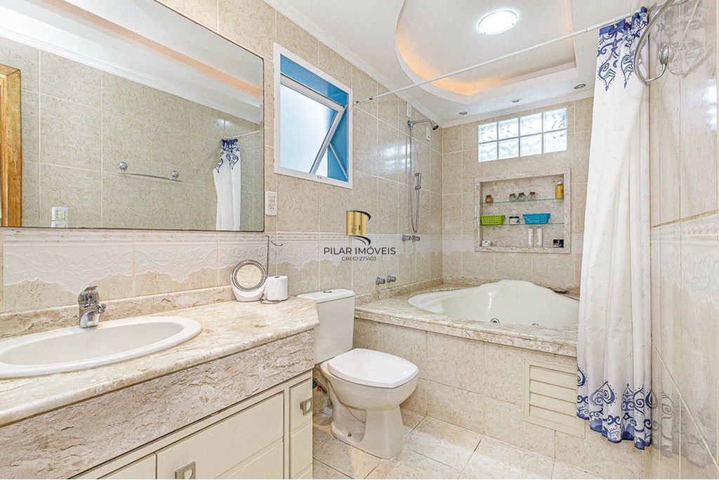 Casa 5 dormitórios no bairro Vila Ipiranga