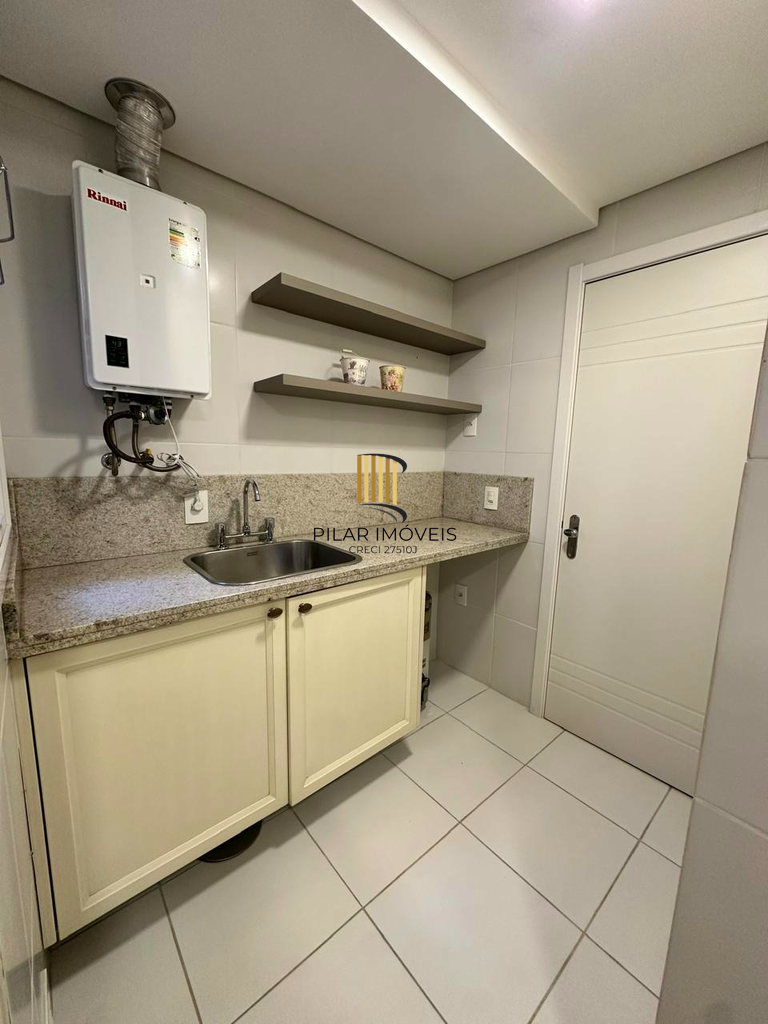 Apartamento 3 dormitórios no bairro Menino Deus