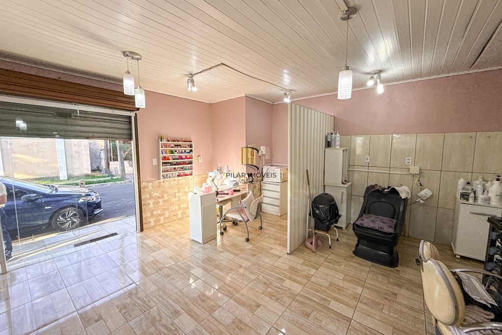 Casa 3 dormitórios no bairro Igara