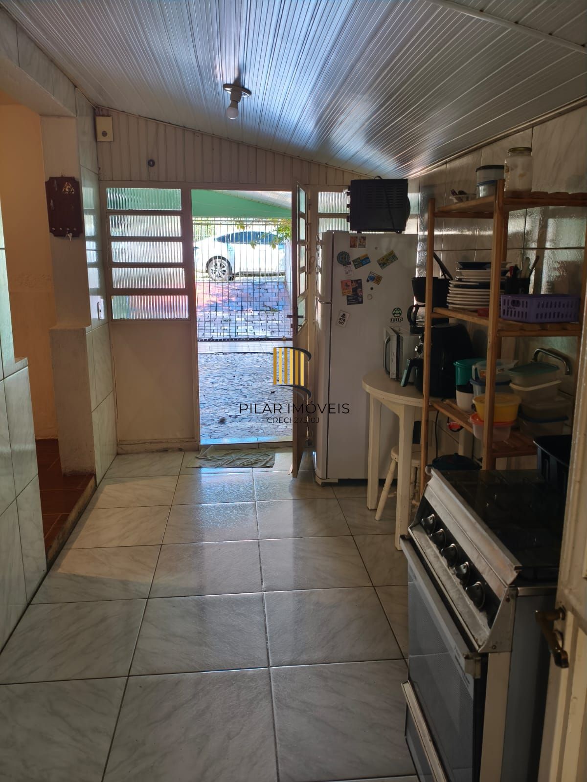 Casa com 80 m2 de área construída, 03 dorm, sala estar/jantar, cozinha, pátio