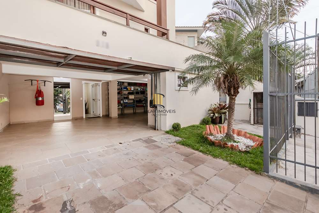 Casa 3 dormitórios no bairro Nonoai