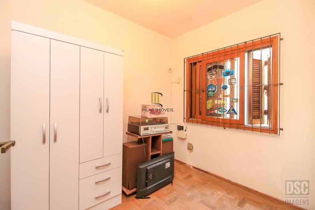 Casa 3 dormitórios no bairro Glória