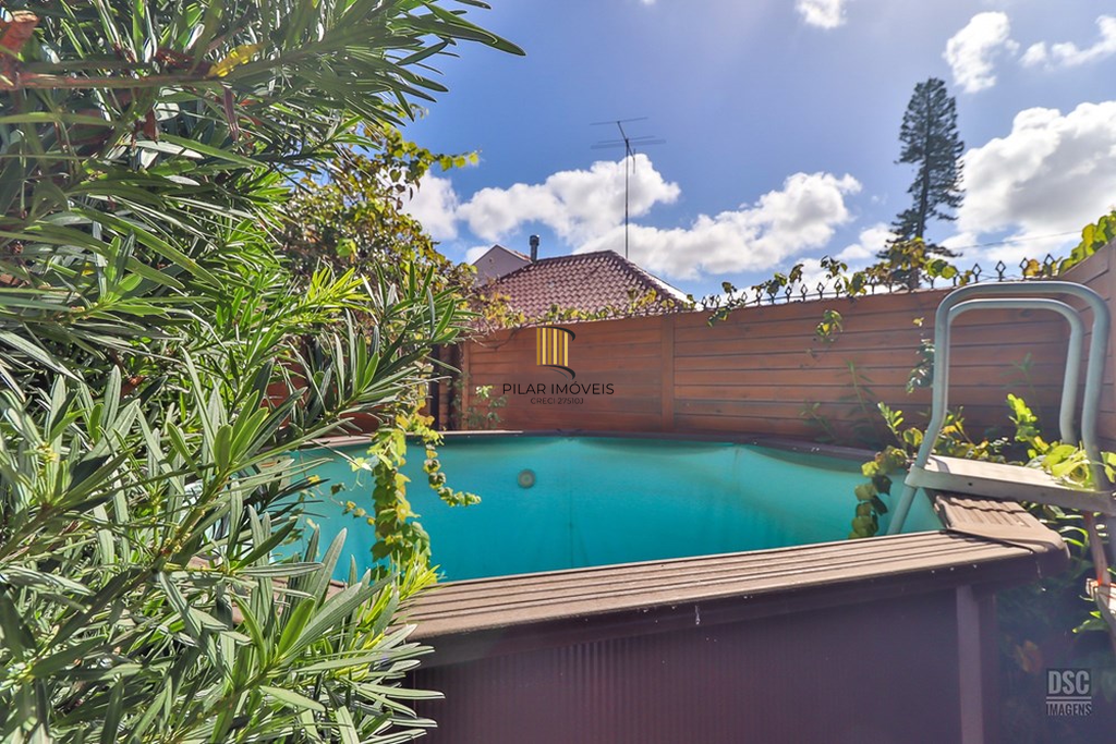 Casa 3 dormitórios no bairro Passo da Areia