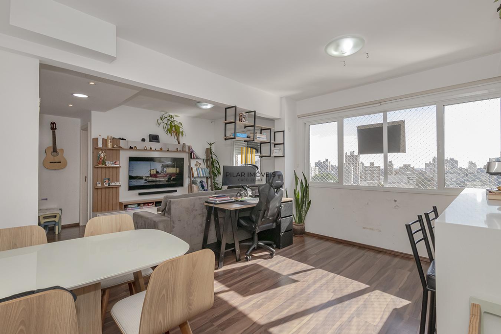 Apartamento 3 dormitórios no bairro Azenha