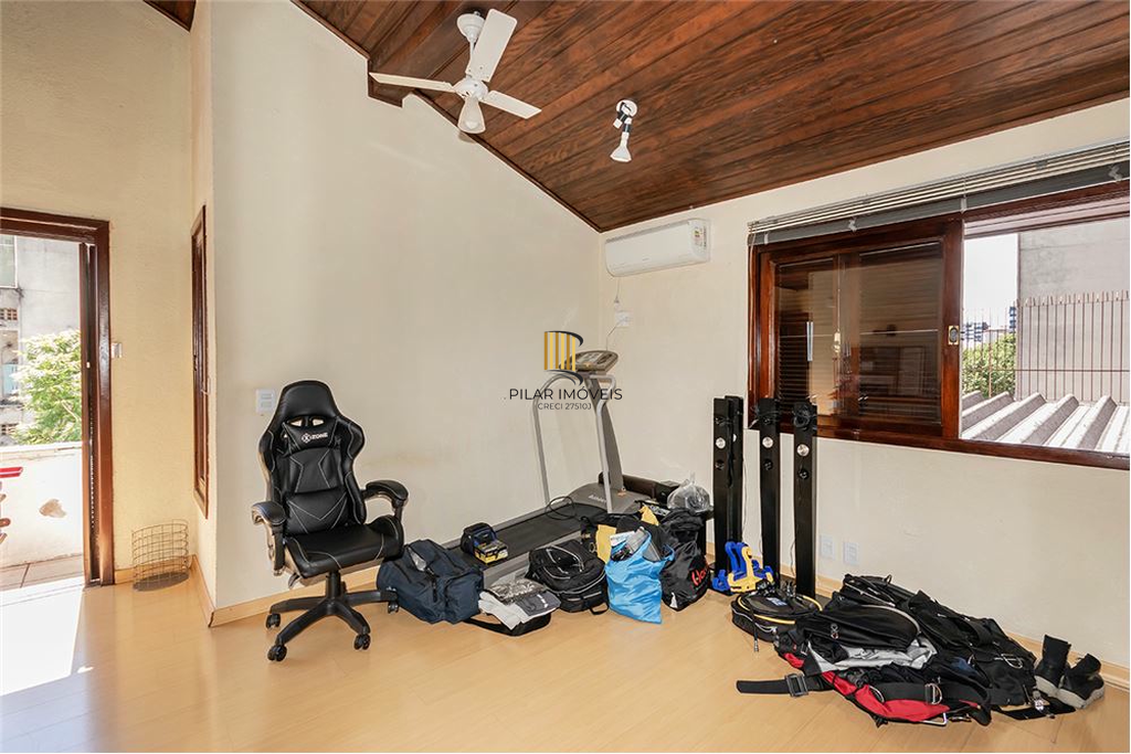 Casa 4 dormitórios no bairro Moinhos de Vento