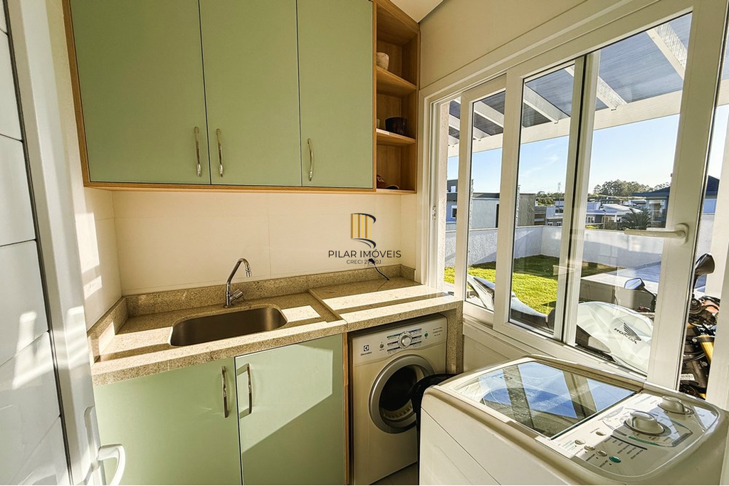 Casa de Condomínio 3 dormitórios no bairro Sanga Funda