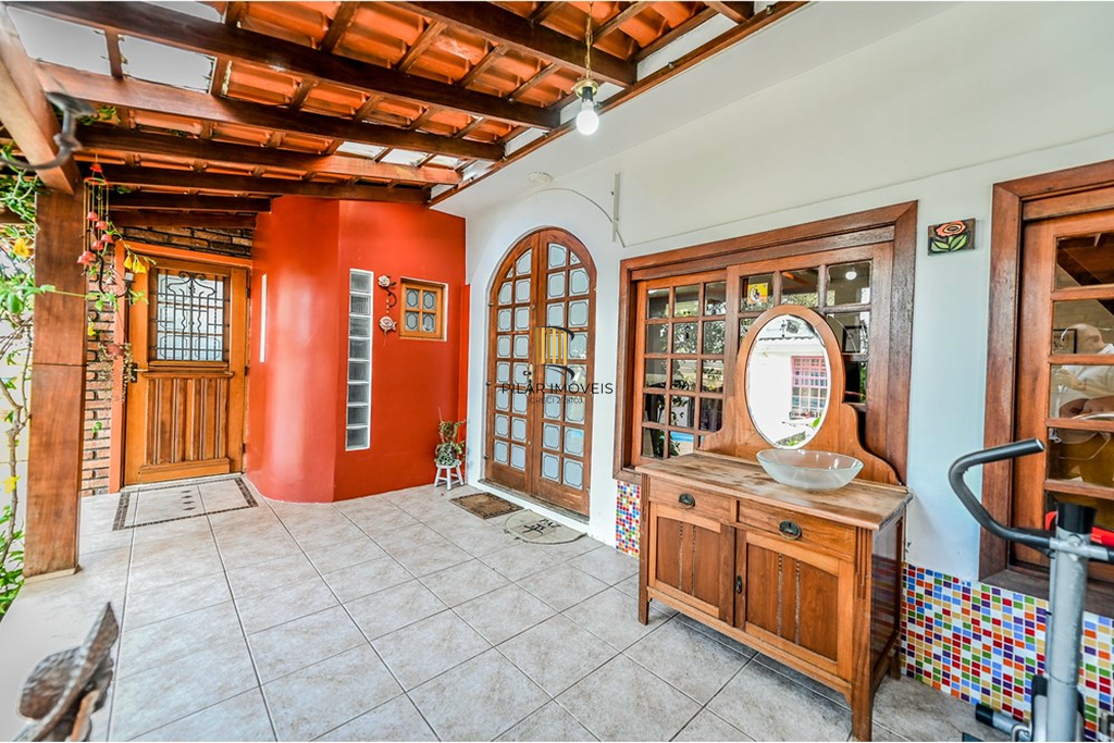 Casa de Condomínio 4 dormitórios no bairro Santa Tereza