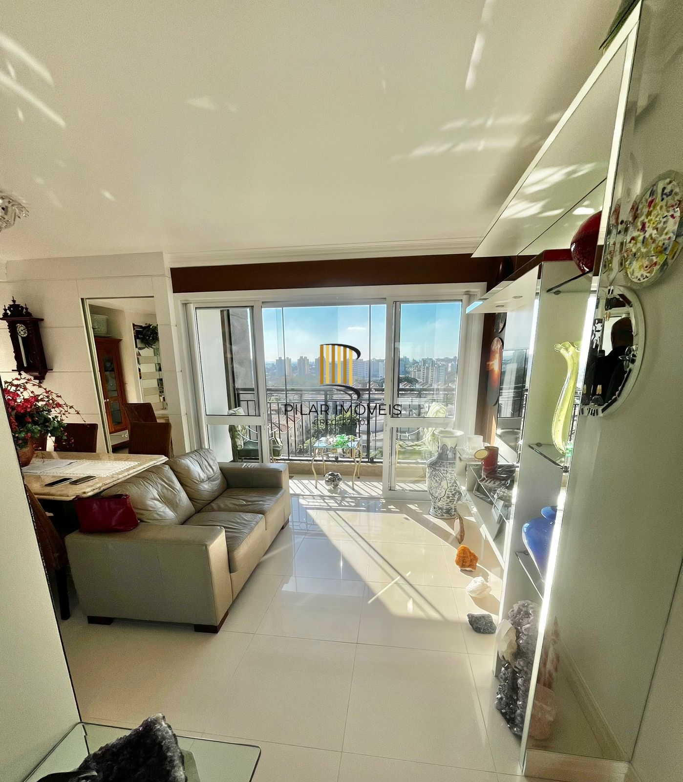 Lindo apto no Jardim Europa, 10º andar, sol e vista, mobiliado, 02 vagas fixas