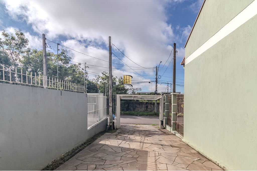 Casa 3 dormitórios no bairro Rubem Berta