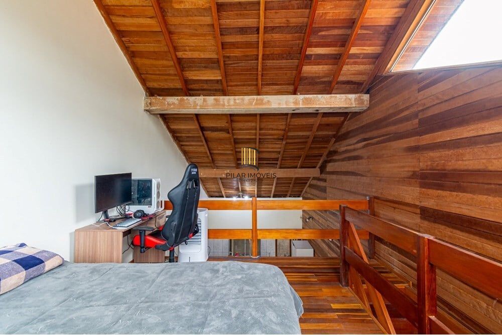 Casa 3 dormitórios no bairro Igara