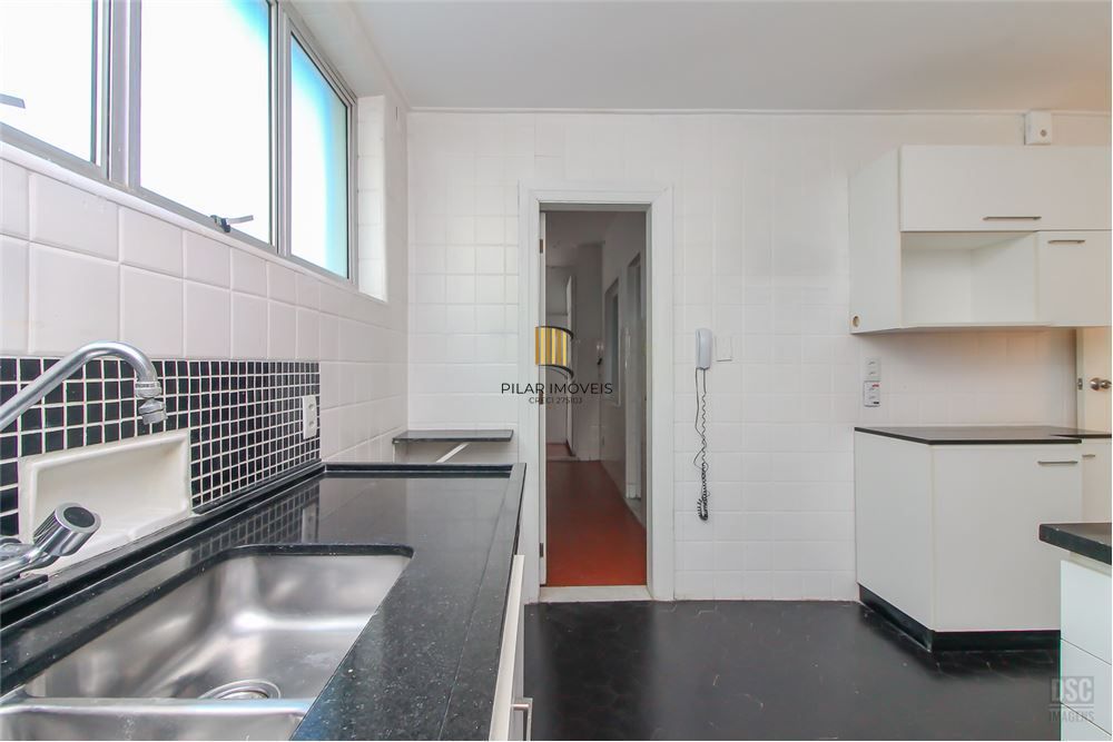 Apartamento 4 dormitórios no bairro Centro Histórico
