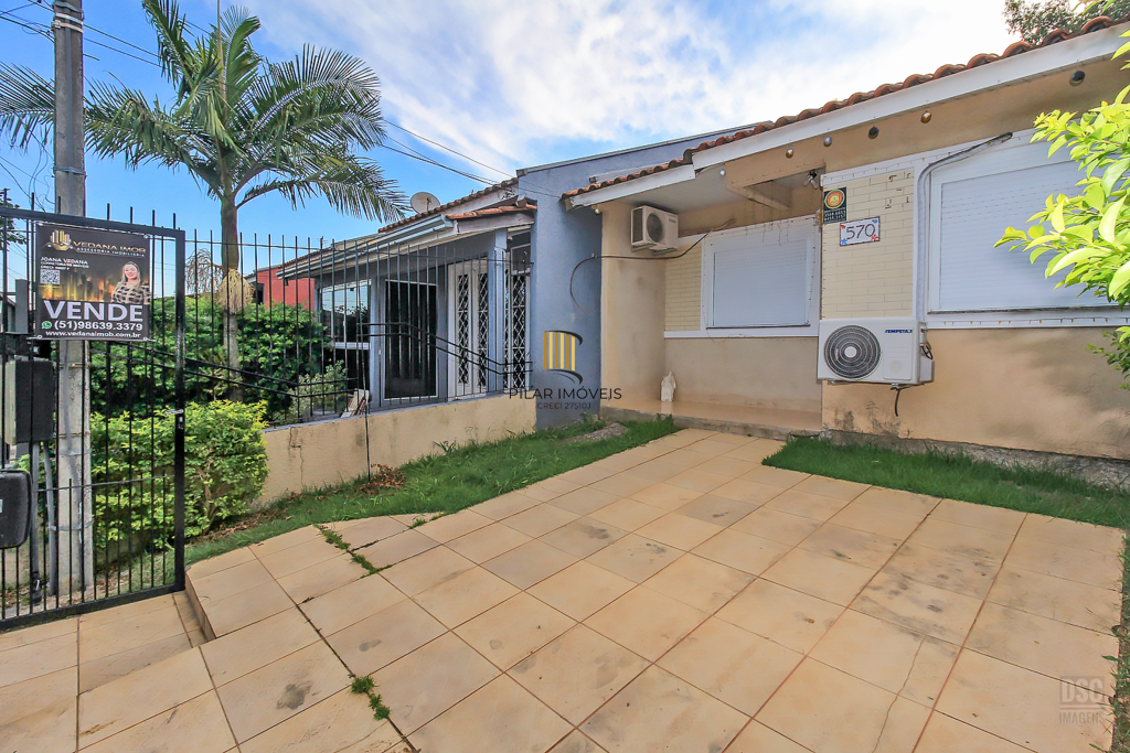 Casa 2 dormitórios no bairro Hípica