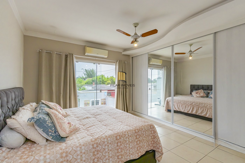 Casa 3 dormitórios no bairro Niterói