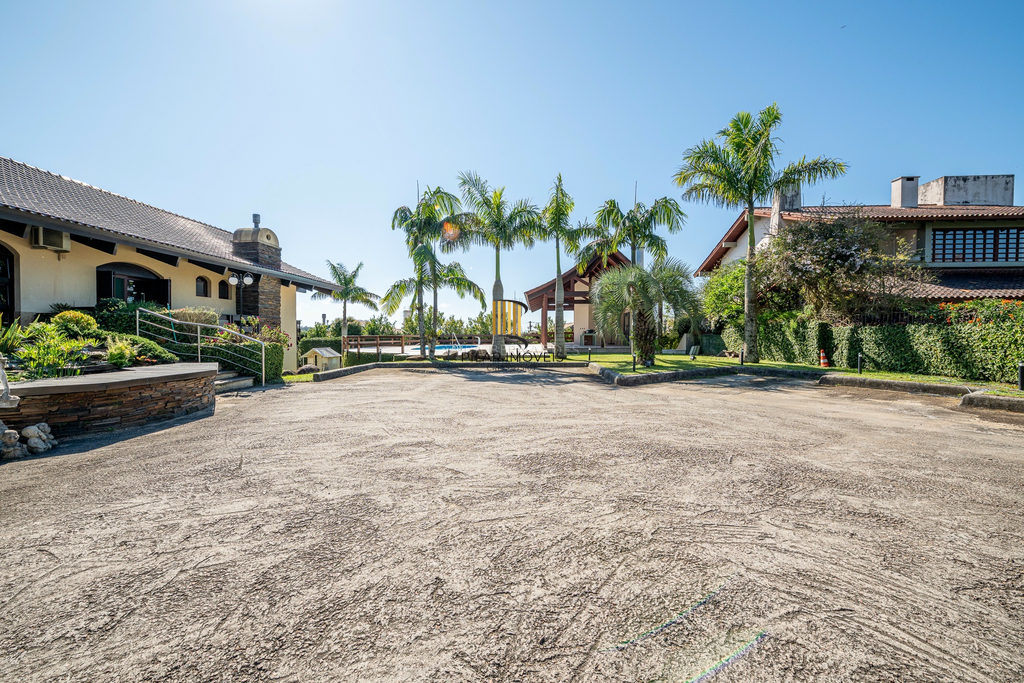 Casa de Condomínio 3 dormitórios no bairro Cavalhada