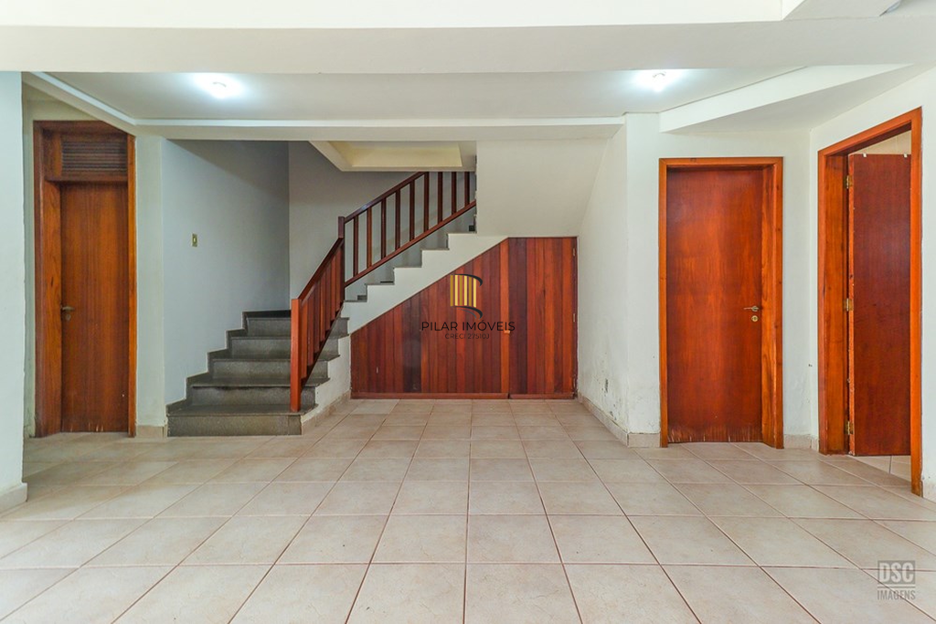 Casa 4 dormitórios no bairro Ipanema