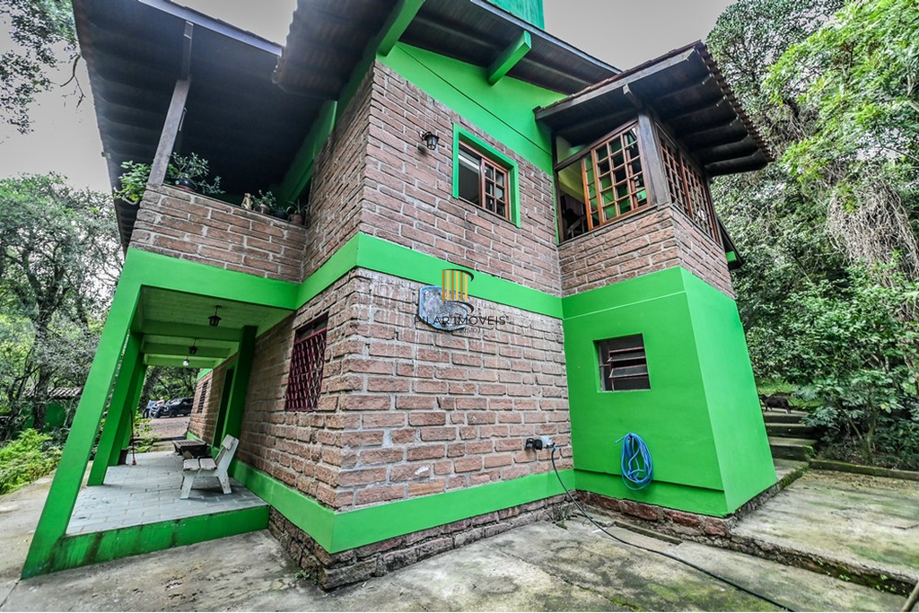 Casa 4 dormitórios no bairro Cascata