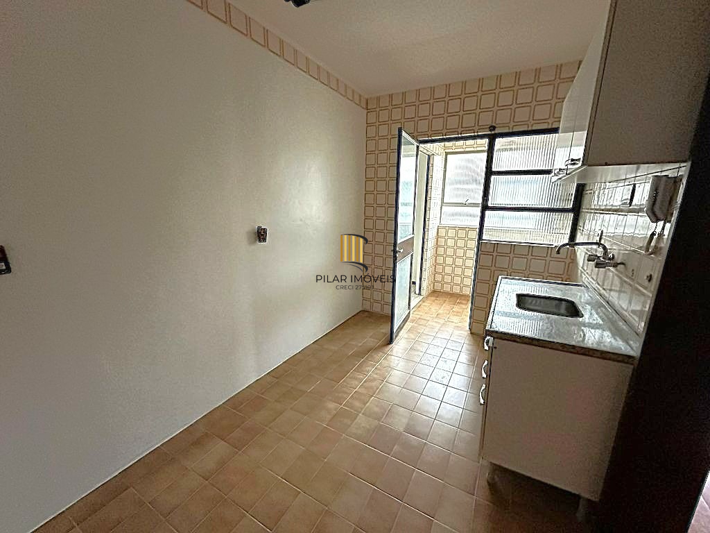 Apartamento 4 dormitórios no bairro Floresta