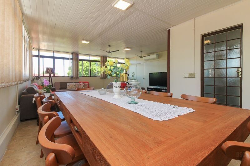 Casa 7 dormitórios no bairro Nonoai