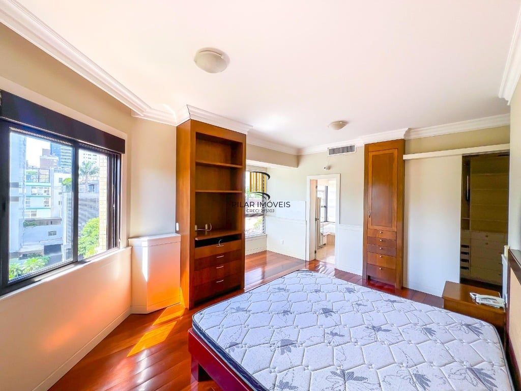 Apartamento 4 dormitórios no bairro Petrópolis