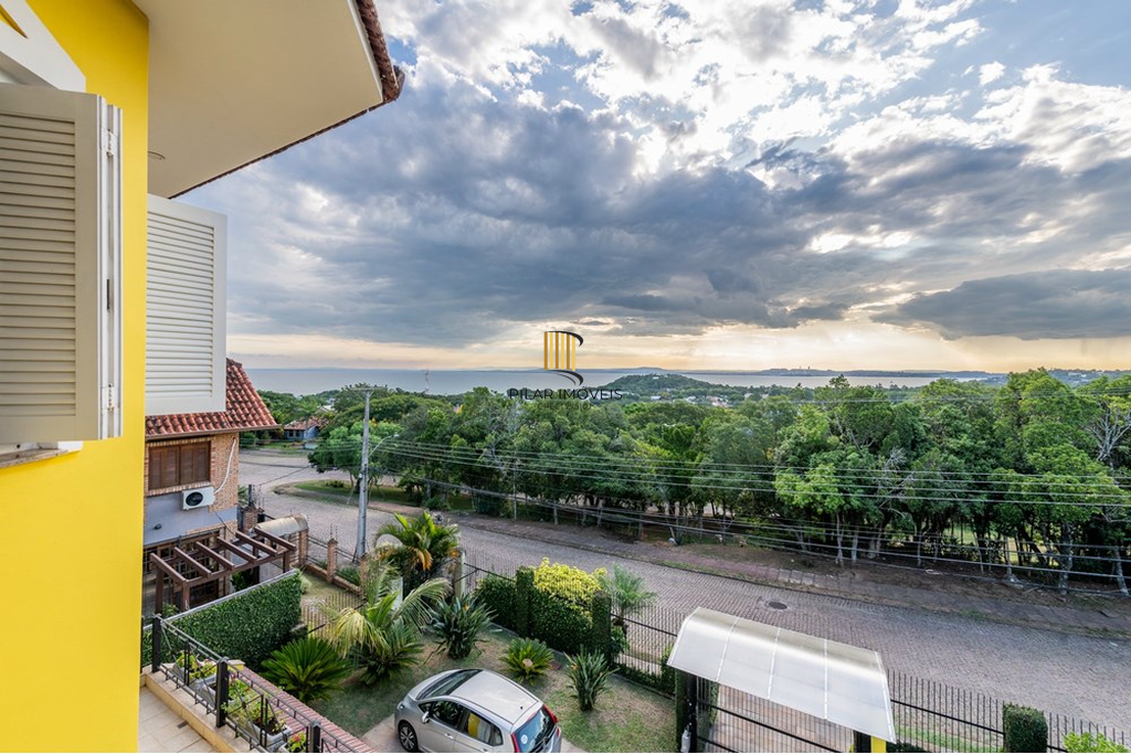 Casa 4 dormitórios no bairro Ipanema