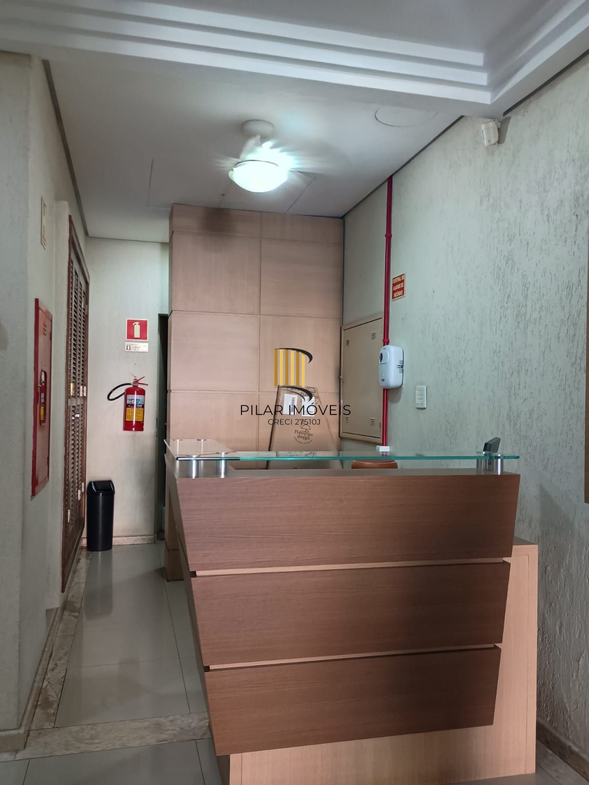 Sala comercial com 33,13 m2, multiuso, ampla, ventilada e ensolarada.