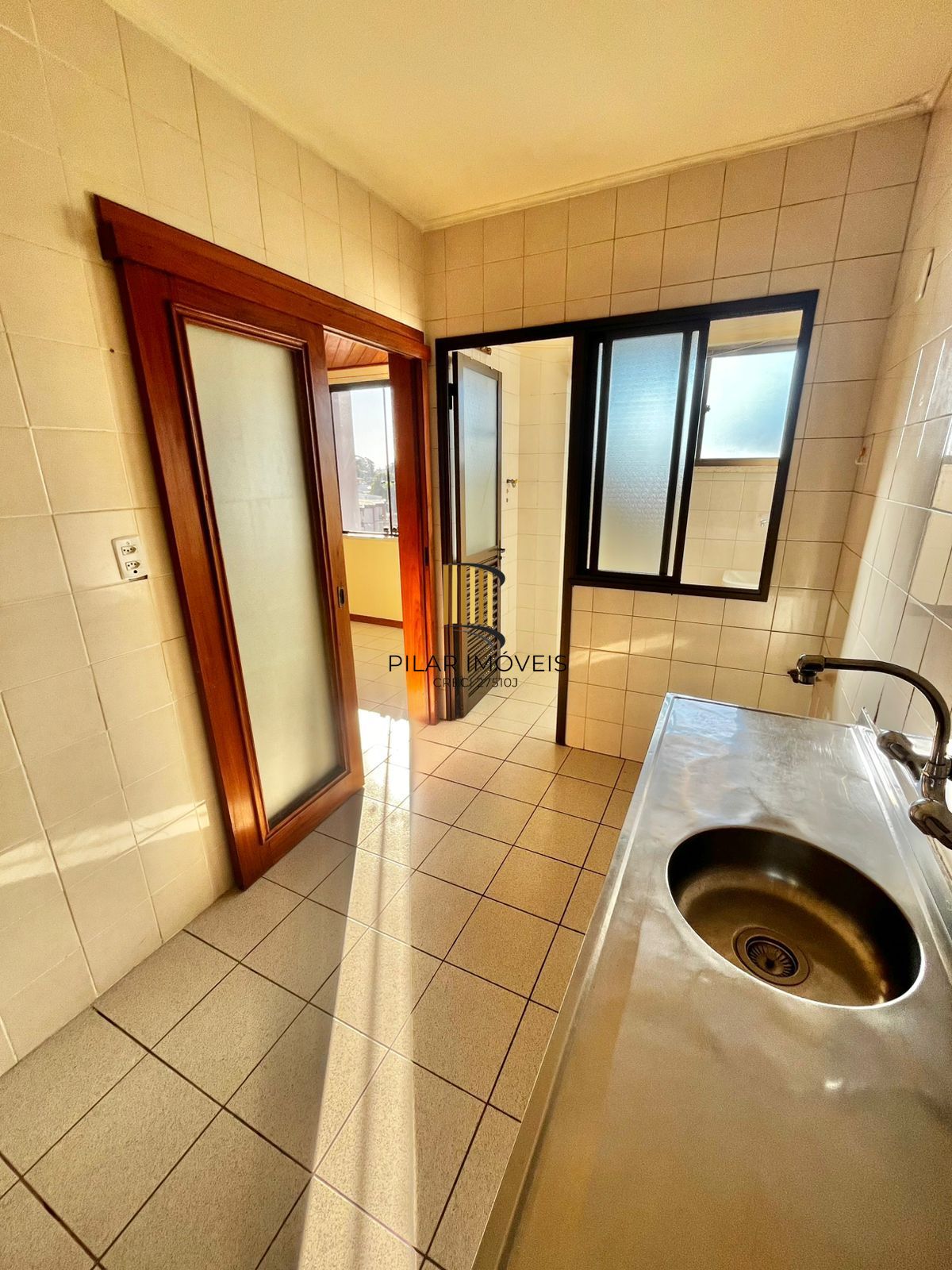 Apto 03 dorm com suíte, andar alto, vista, ótima posição solar, 1 vaga no Cristo