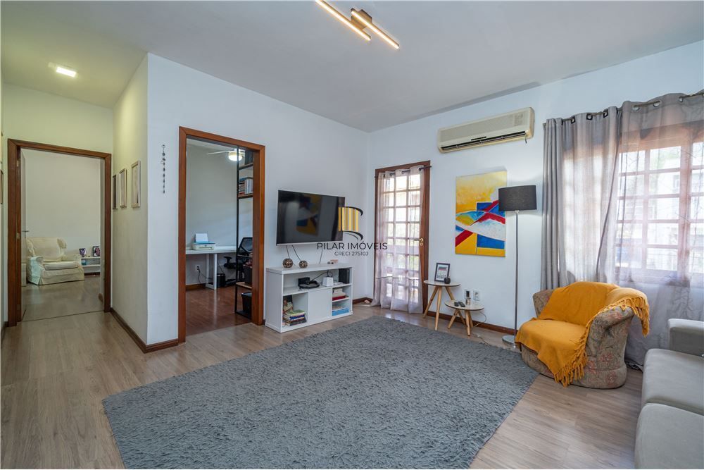 Casa 4 dormitórios no bairro Jardim Lindóia