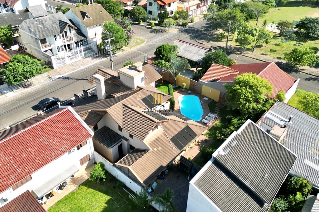 Casa 4 dormitórios no bairro Moinhos de Vento