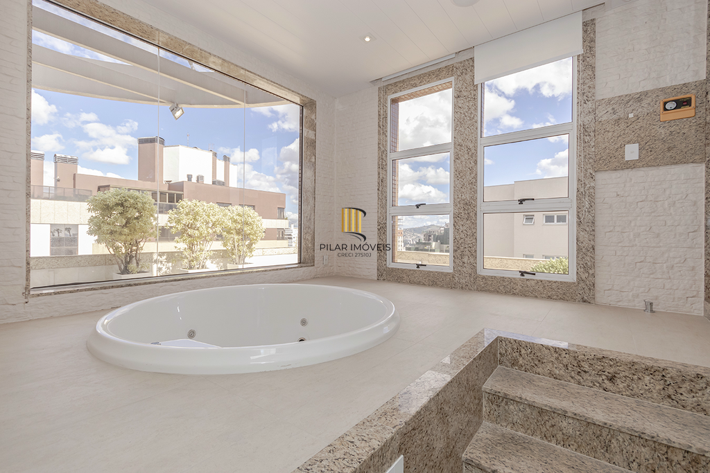 Triplex 3 dormitórios no bairro Bela Vista