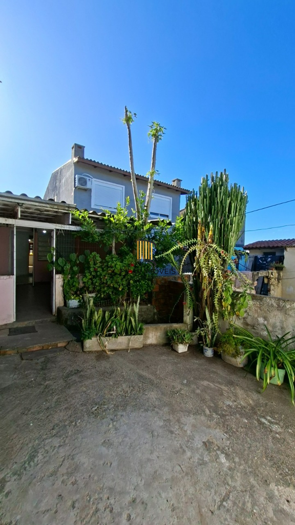 Casa 2 dormitórios no bairro Costa e Silva