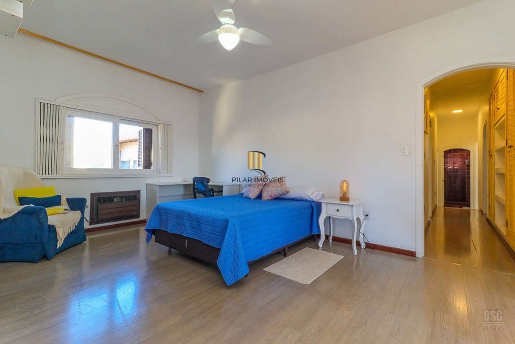 Casa 6 dormitórios no bairro Jardim Planalto