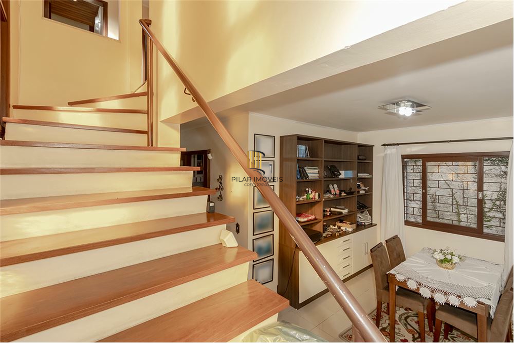 Casa 4 dormitórios no bairro Moinhos de Vento