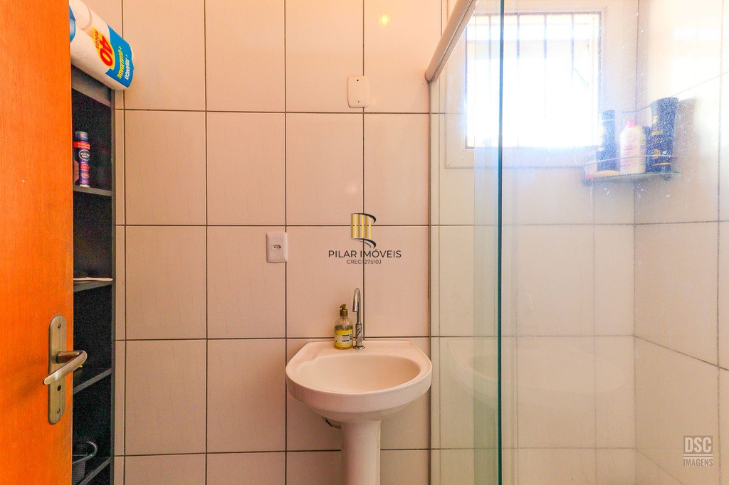 Casa 2 dormitórios no bairro Hípica