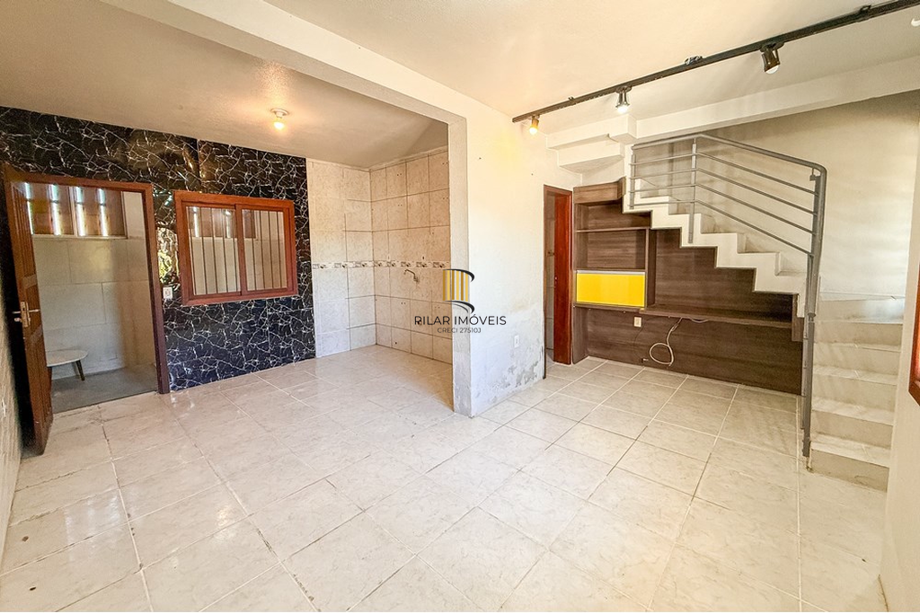 Casa 2 dormitórios no bairro Olaria