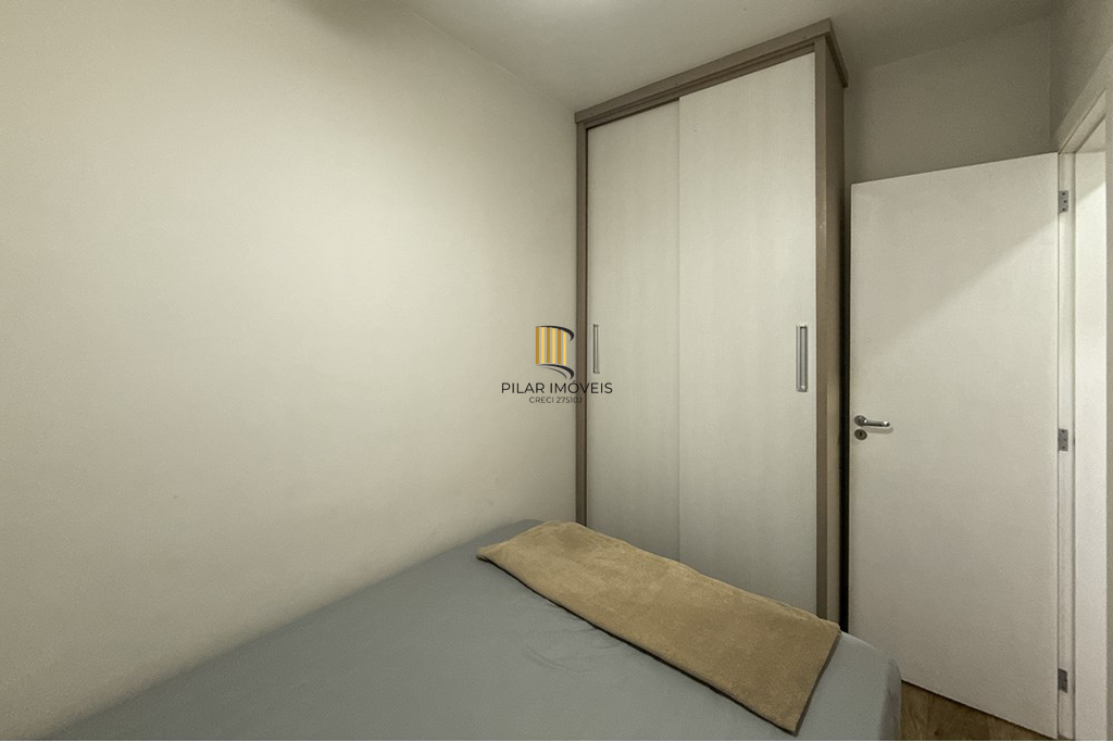 Casa 5 dormitórios no bairro Igara