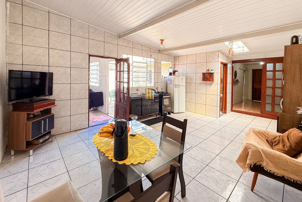 Casa 3 dormitórios no bairro Igara