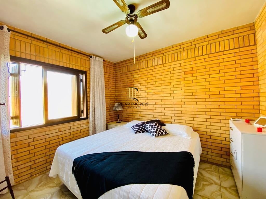 Casa 2 dormitórios no bairro Arpoador