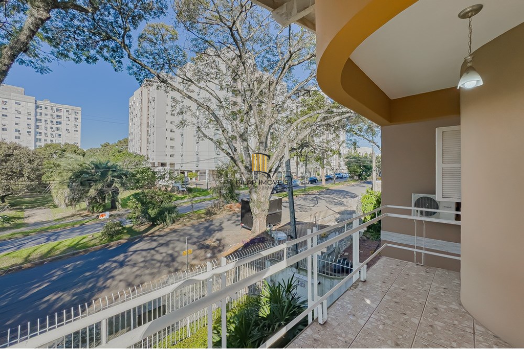 Casa 3 dormitórios no bairro Sarandi