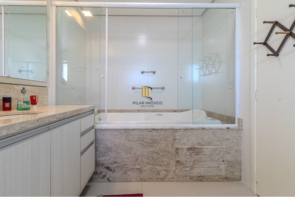 Casa 4 dormitórios no bairro Chácara das Pedras