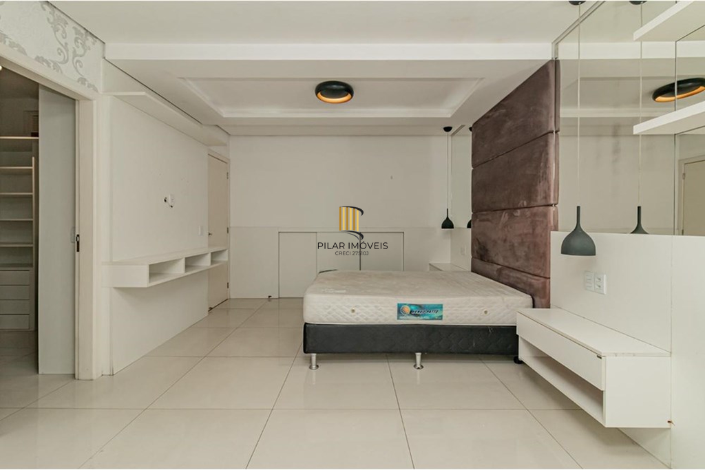 Casa 4 dormitórios no bairro Nonoai